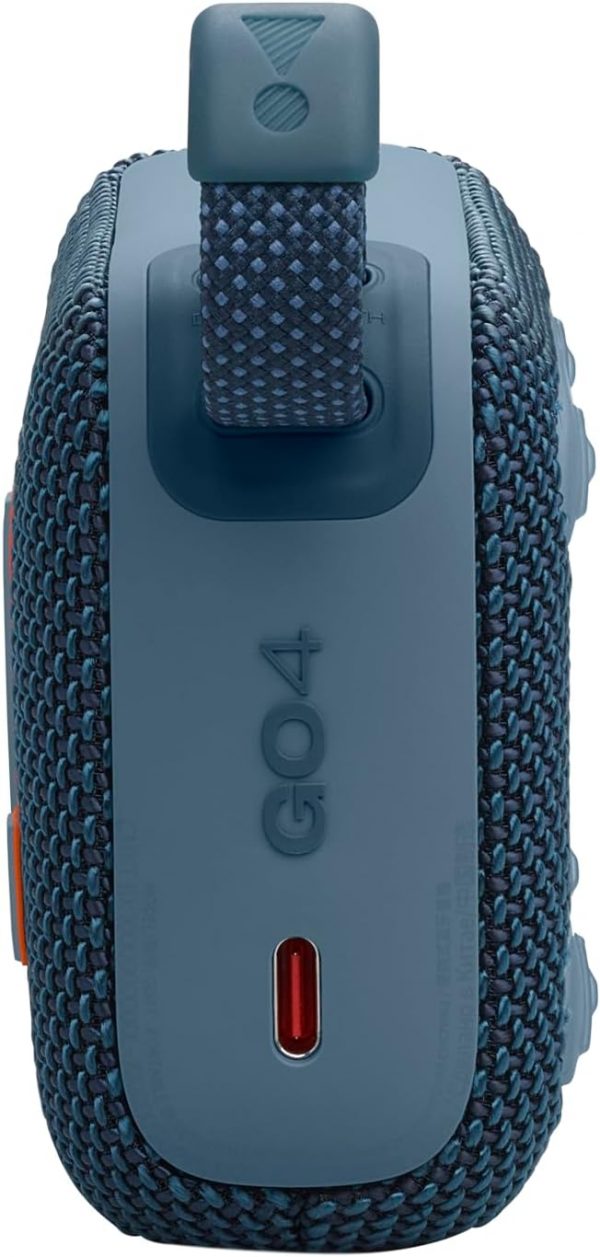 JBL GO 4, Enceinte Bluetooth ultra-portable, son JBL Pro, basses percutantes, 7 heures d'autonomie, fonction Playtime Boost, résistante à l'eau et à la poussière IP67, en bleu