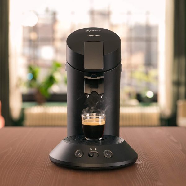 Machine à café à dosettes Philips SENSEO Original Plus, Crema Plus, Sélecteur d'intensité, Technologie Booster d'arômes, Produit vert, Noir intense (CSA210/61)